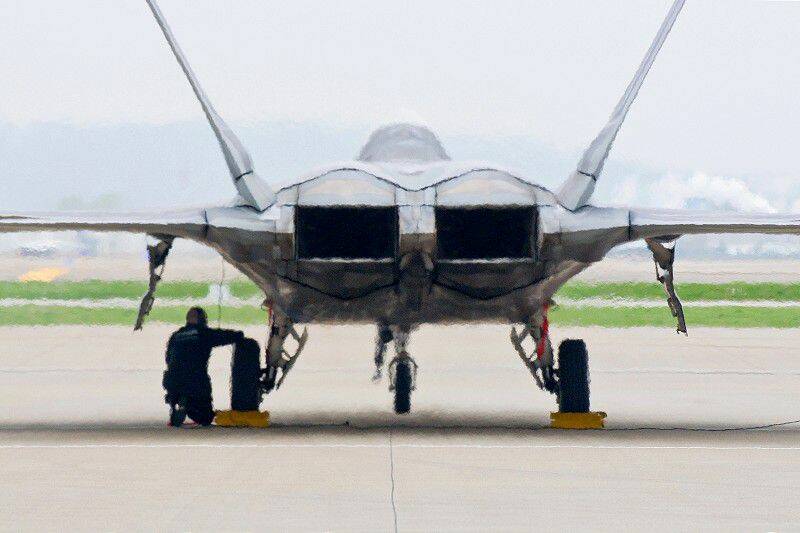F22_Parked-800.jpg