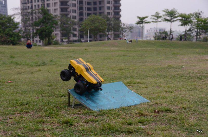 救援車也來飛一下