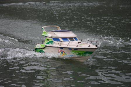 油艇.jpg