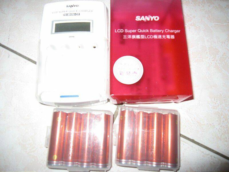 dveo8的電池與充電器,都是有牌好貨