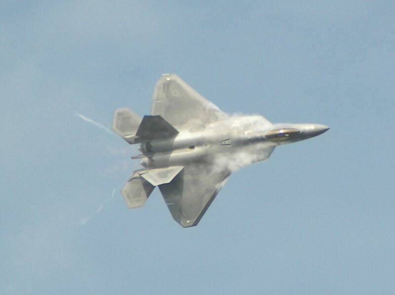 F-22_Oshkosh_RK2008_3.jpg