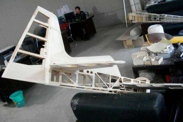 全機使用雙纖維舵片