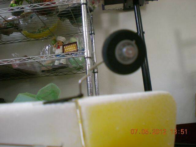2.0mm的尾輪,滑行較不易偏側