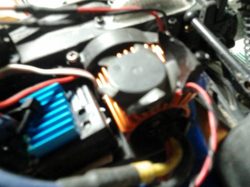 不包殼,風扇的下場....爆掉!!!