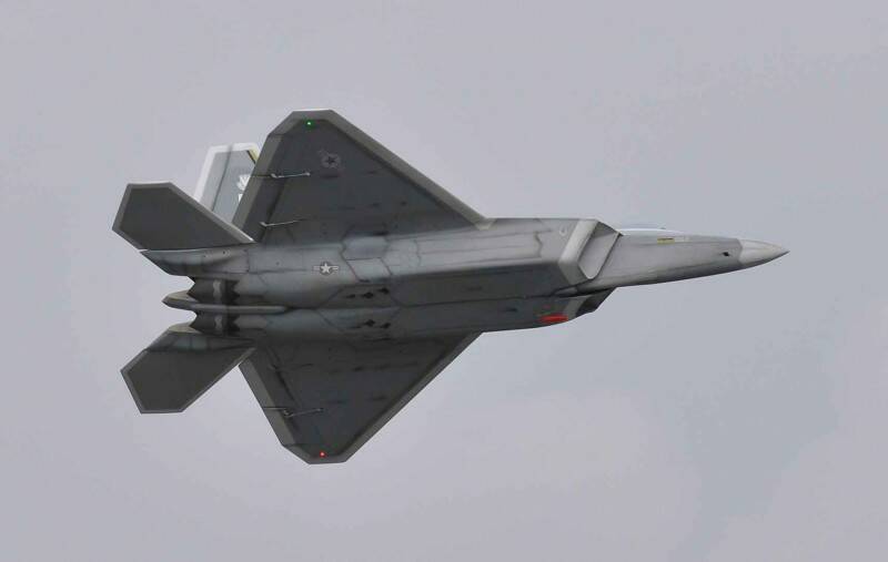 F22-2.jpg