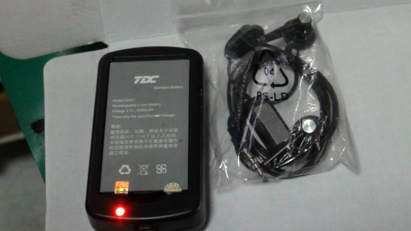 付充電器和未使用耳機