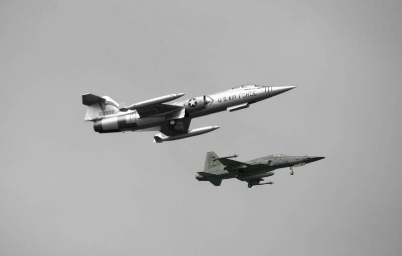 F-104和F-5E編隊衝場