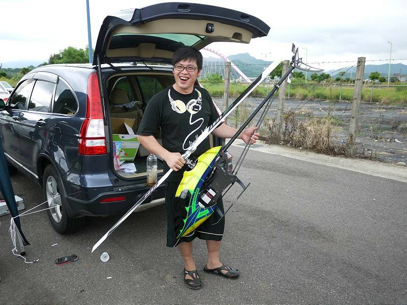 董爺!笑咪咪!