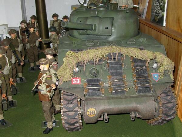 1-6 Sherman-08c.jpg