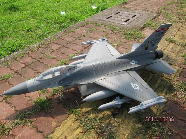 F-16.JPG