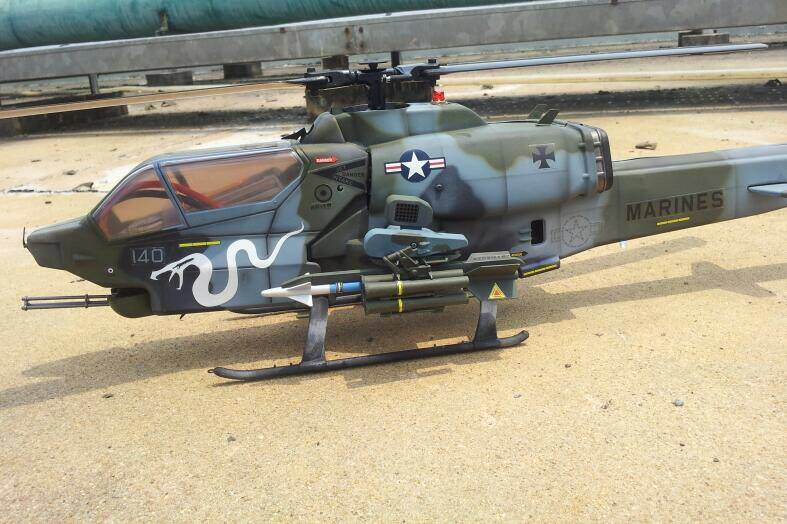E325 AH-1W 2