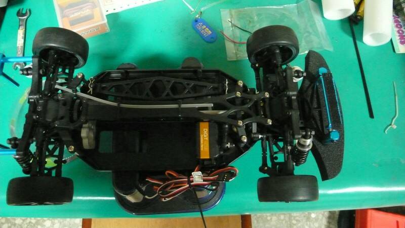 車子內裝有包含SAVOX SC-1251伺服器