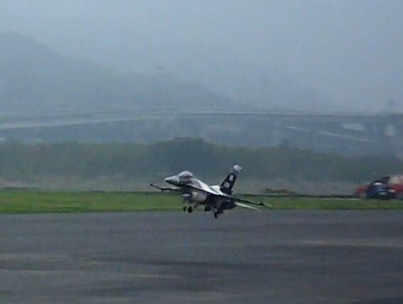 f16-3.jpg
