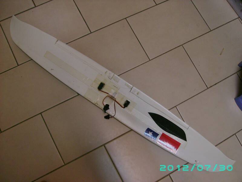 機翼背面