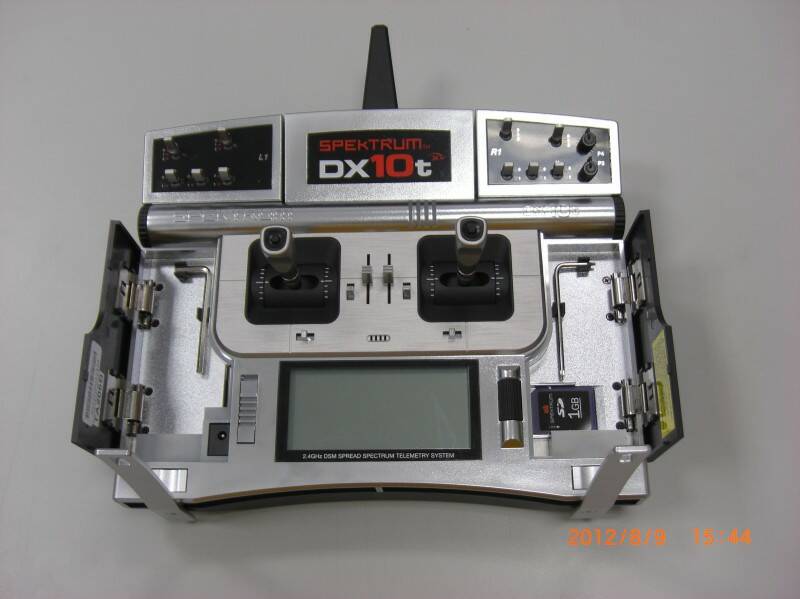 1G記憶卡 - 兩側還可放些小零件