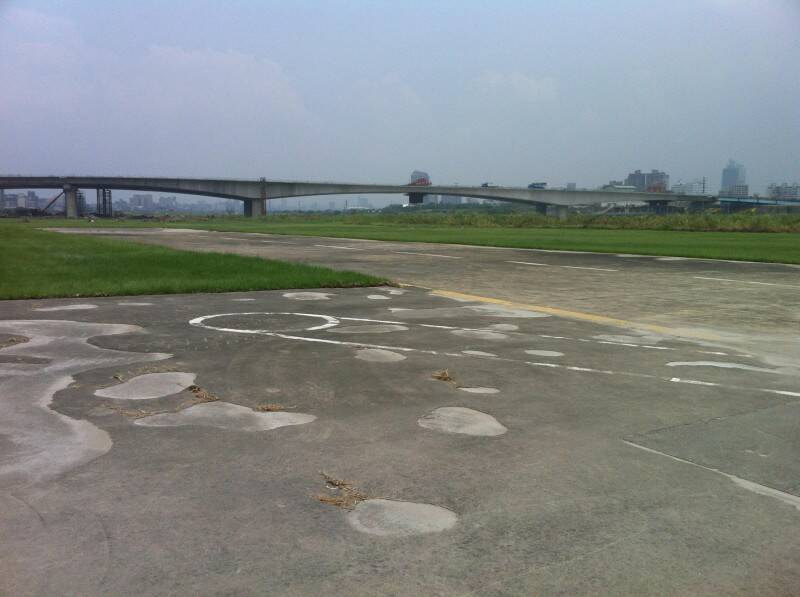 可惜了…難得的無風無雨好天氣。卻不能飛T_T