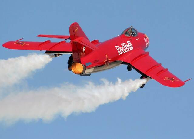 RedBullMig15oClockNellis07.jpg