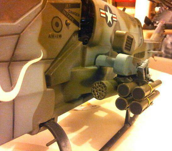E325 AH-1W 2