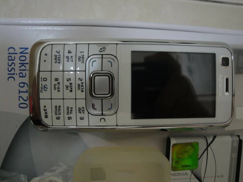 NOKIA6120手機正面.JPG
