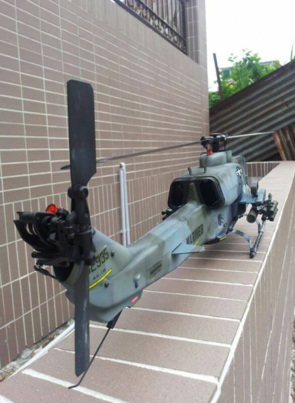 E325 AH-1W