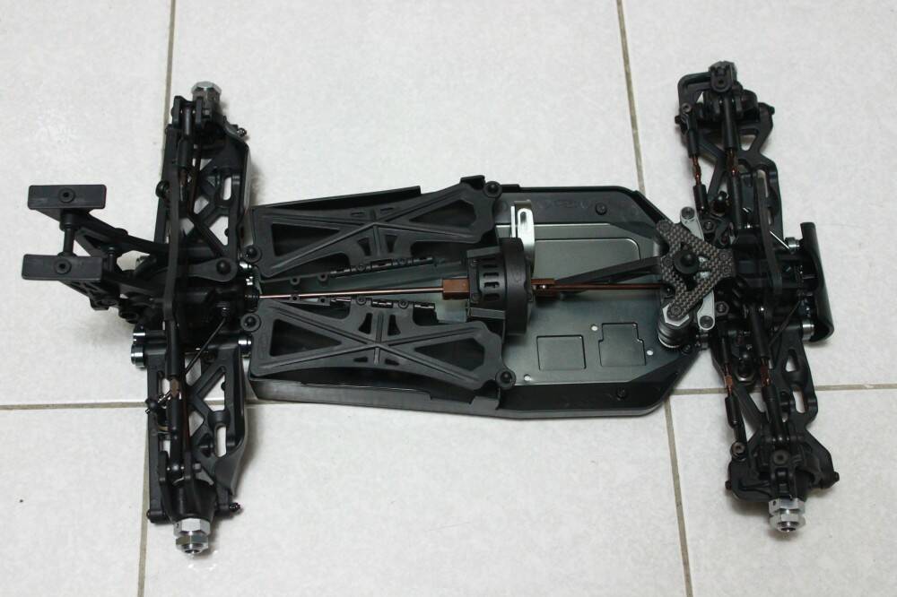 全車傳動系統跟底盤