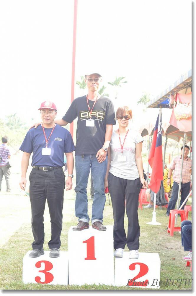 裁判比高下