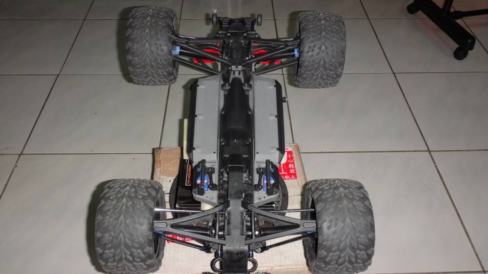 E-REVO-04.jpg