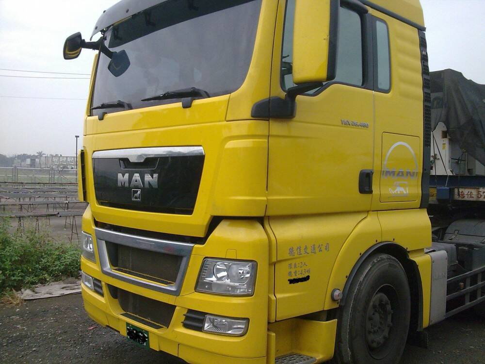 man056.JPG