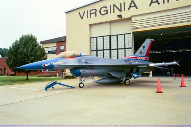 一脈相承滴(藍鳥頭)F-16A戰隼
