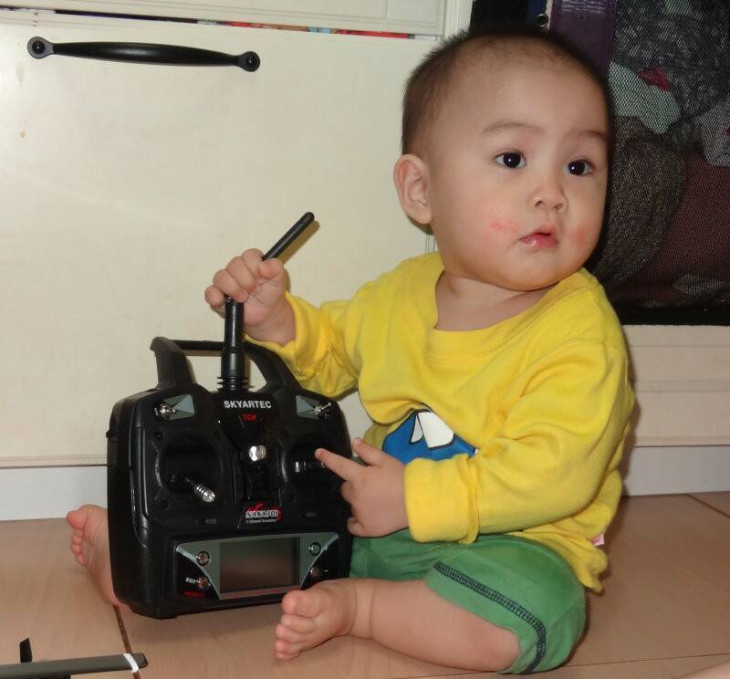 遙控器看來還蠻耐用的哦
