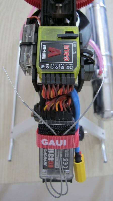 Vbar與接收機，天線用3M DoubleLock固定。