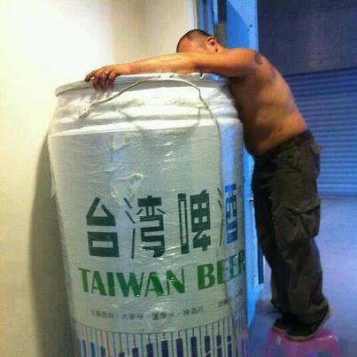 我酒量不好~一瓶啤酒就醉了.jpg