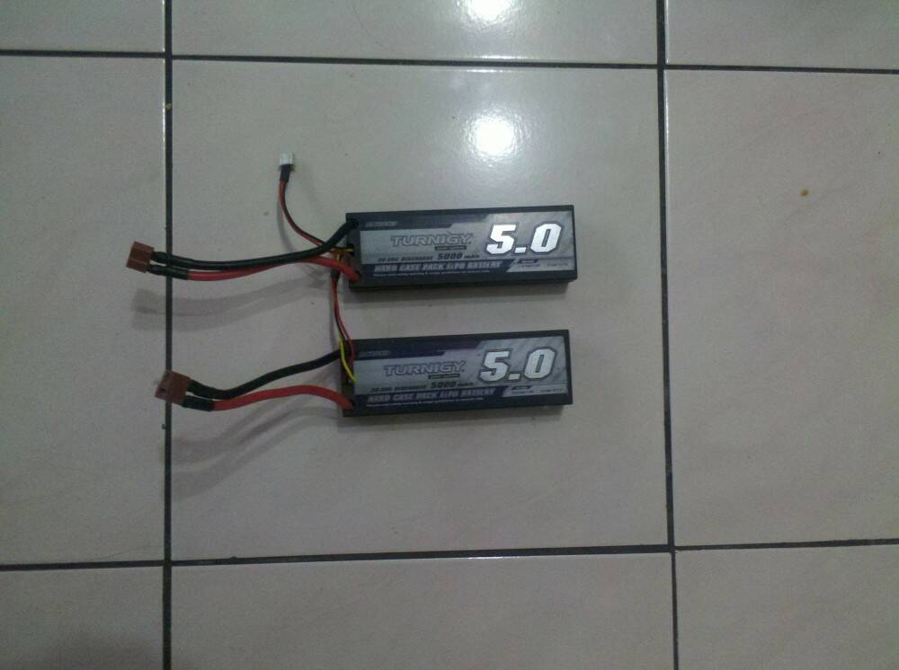 2. TURNIGY 7.4V 5000mah 20C 兩顆500~