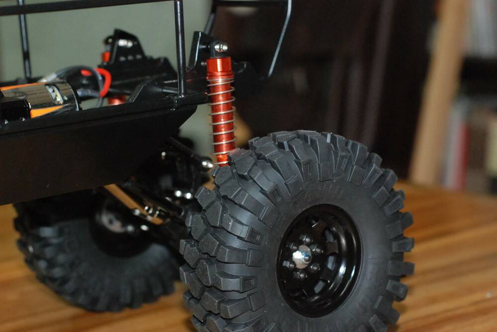 下徹護板也是金屬