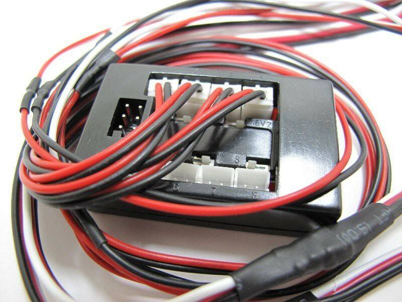 2.要前後燈方向燈車頂燈....就需要電子控制盒400多元
