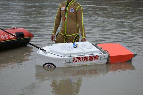 遙控救生船外觀