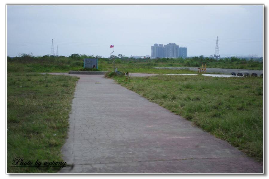 空無一人..........