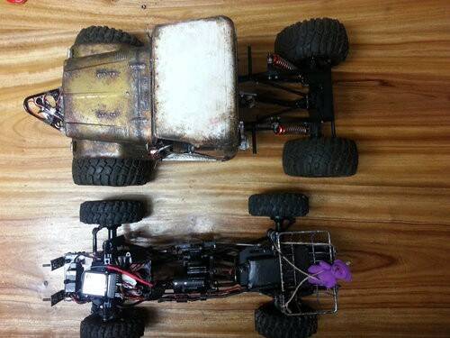 拼裝車和SCX10車體比較....