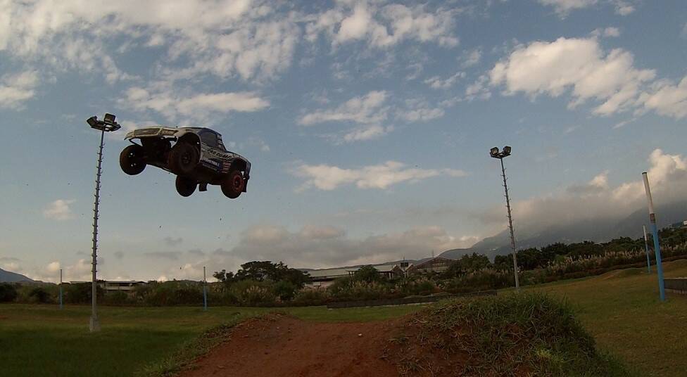 SC10Jump80.jpg