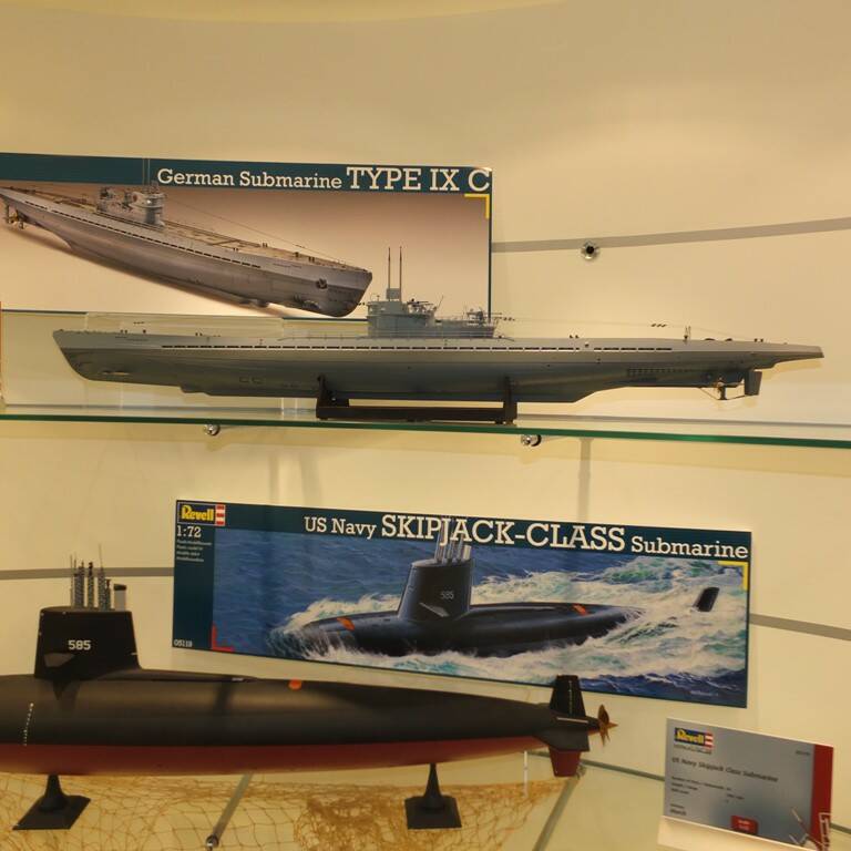 revell_24_of_82.jpg