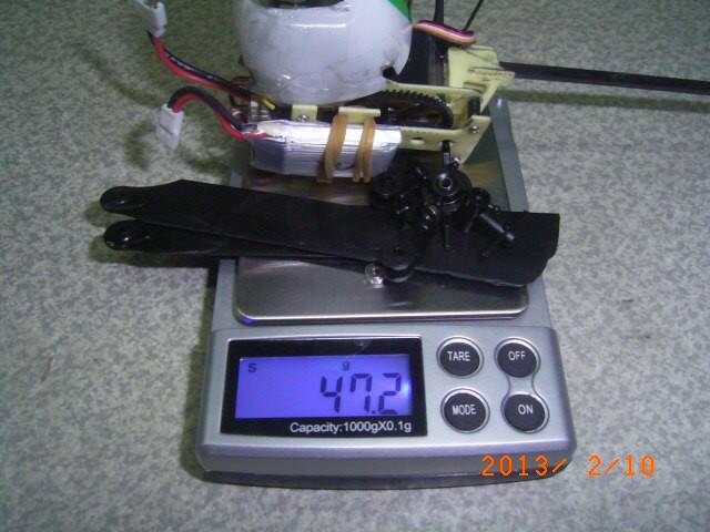 所有還沒裝上的零件全丟上電子秤,體重相當滿意