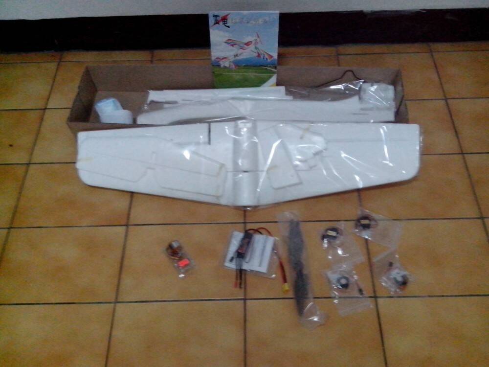 新小福-雷電 (含機本身五金全新未組含450級1000KV好盈天行者40A電變+4伺服器10吋漿  售1700 ... ... ... .. ...
