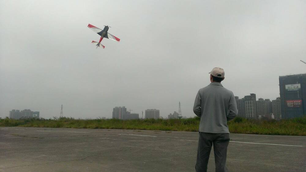 從頭份飛場飛過來的100CC汽油機