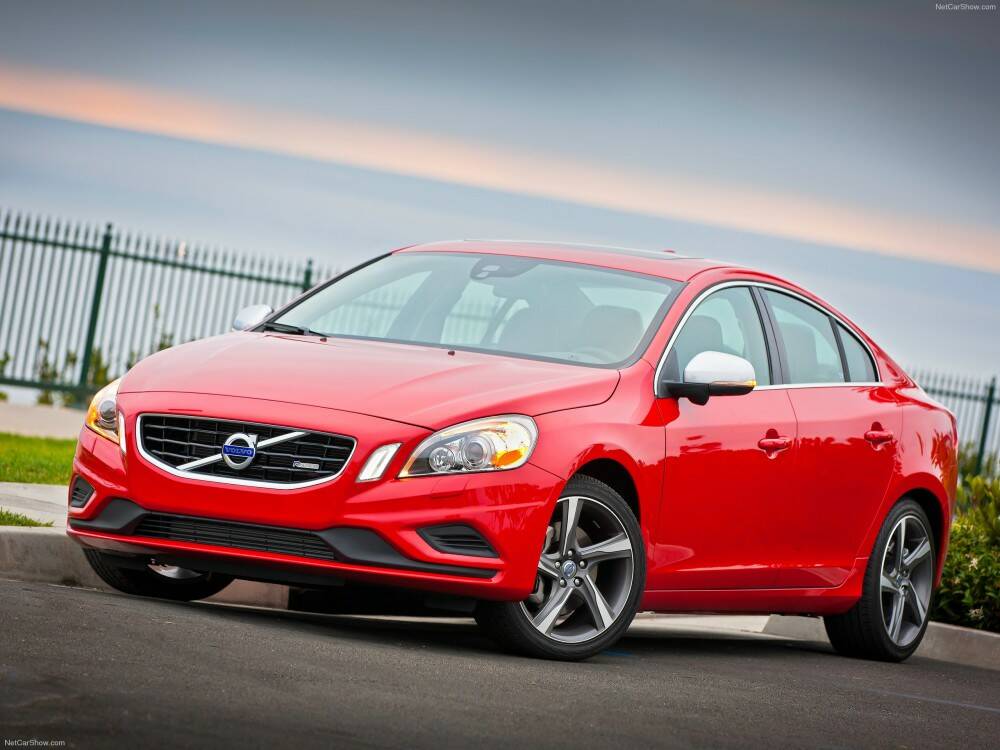 Volvo-S60_R-Design-2011-wallpaper.jpg