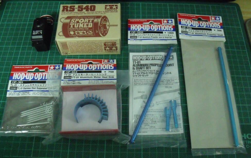 一起寄來的改裝零件們..其他有點貴的看看有沒有替代方案..沒有再想想有沒有足夠$... ...