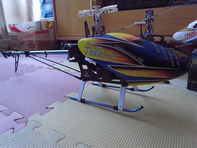 亞拓450級新版spotr空機無平衡翼頭(副廠)新就如圖.機頭罩是新品 主齒組是副廠 2800 ..ph6221大大已匯款完成 ...