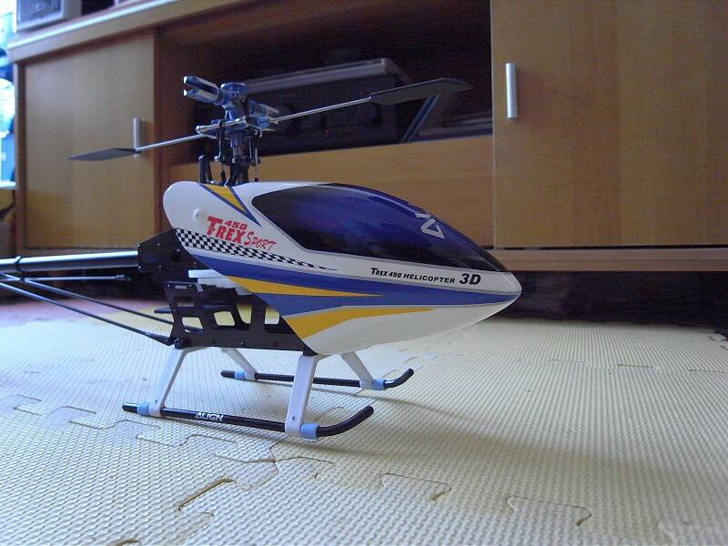 亞拓450級spotr空機新舊如圖.機頭罩是新品 主齒組是副廠 2500已匯款完成謝謝