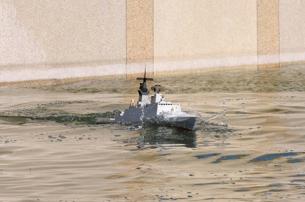 破浪而出