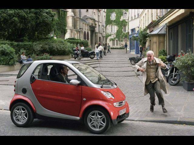 smart-fortwo-Pink-Panther-Jean-Reno-Steve-Martin-1600x1200.jpg
