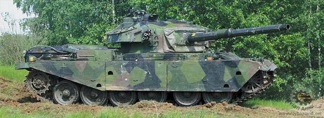 strv104.jpg